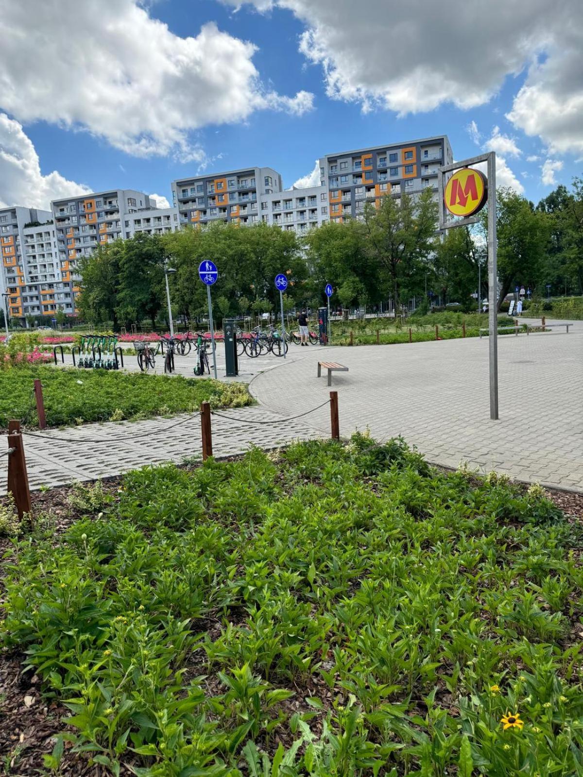 Apartment Metro Slodowiec Free Parking Varsóvia Exterior foto